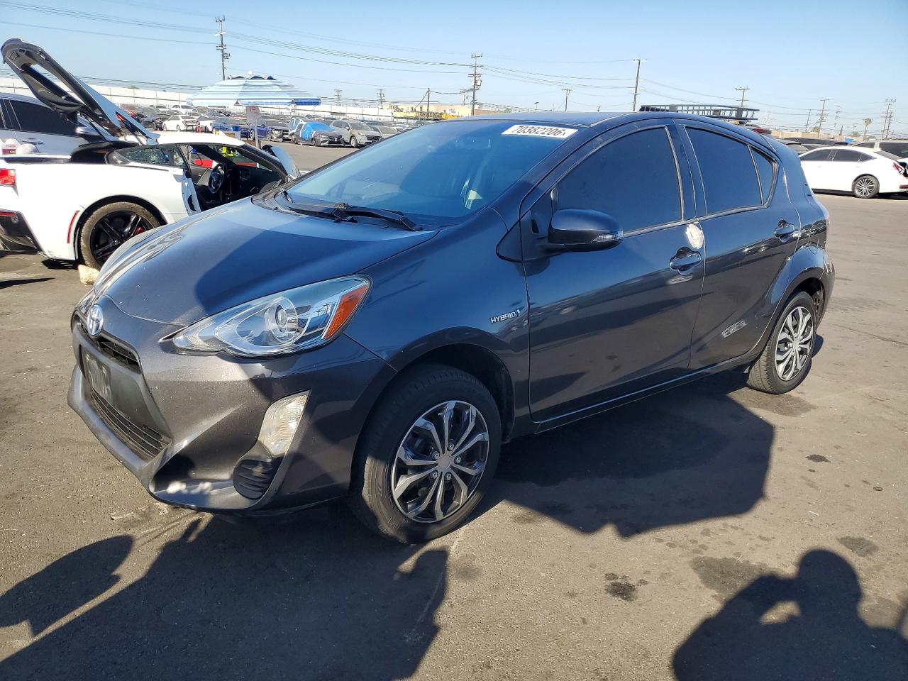 2016 TOYOTA PRIUS — Front 3/4