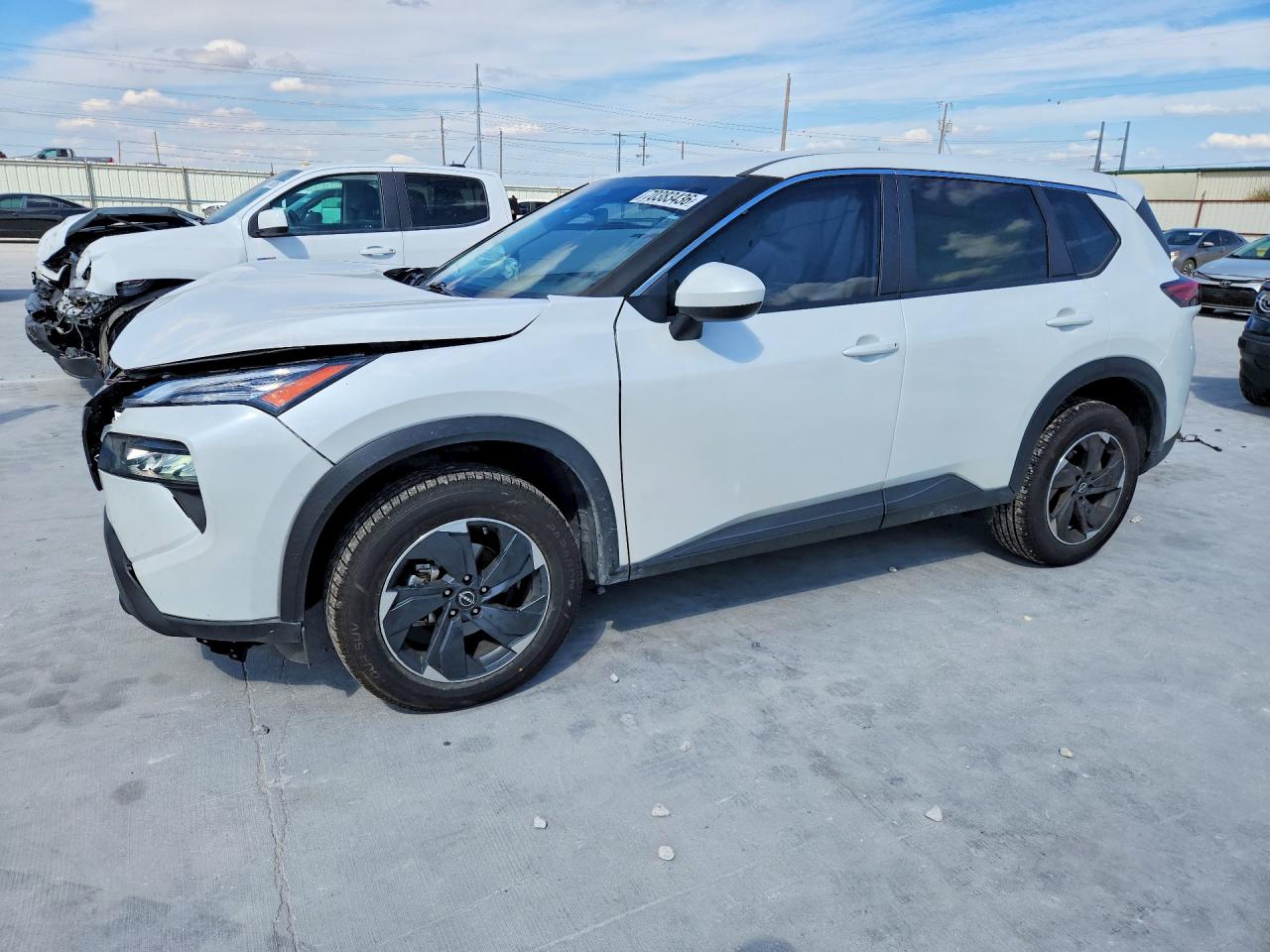 2025 NISSAN ROGUE SV — Front 3/4