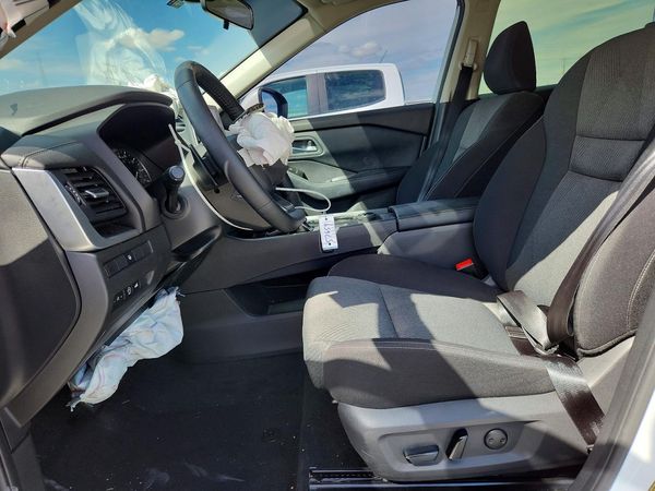 2025 NISSAN ROGUE SV — DENT