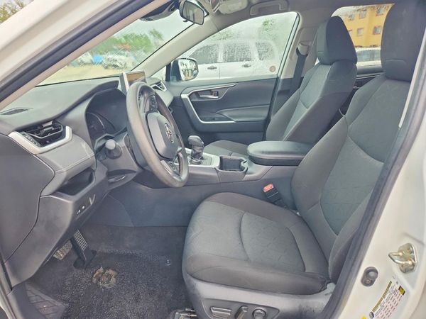 2025 TOYOTA RAV4 XLE — DENT
