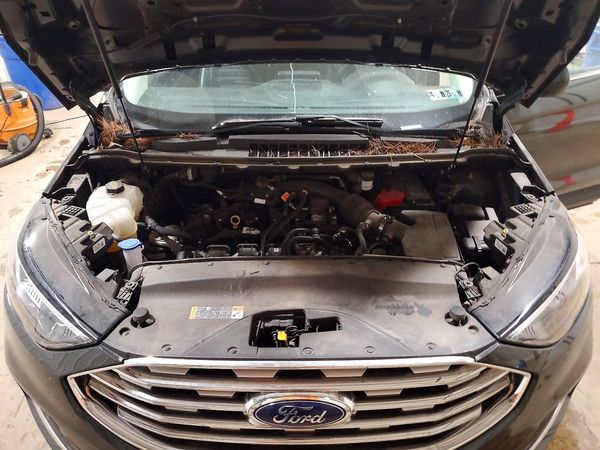 2022 FORD EDGE — Engine bay