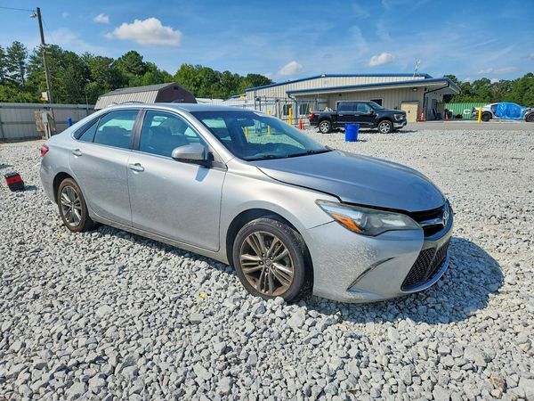 2017 TOYOTA CAMRY LE/SE/XLE/XSE — Passenger 3/4