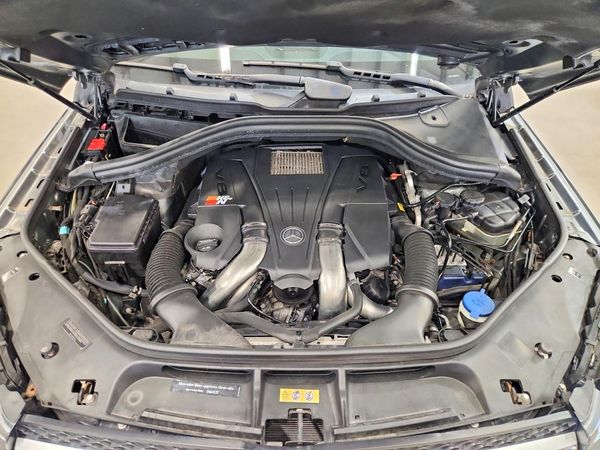 2018 MERCEDES-BENZ GLS GLS550-4M — Engine bay