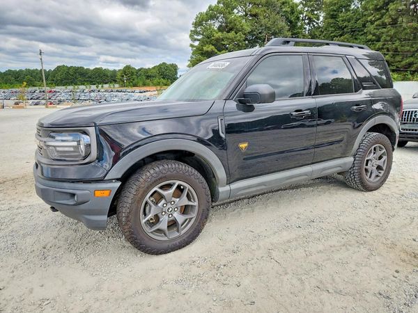 2021 FORD BRONCO Badlands — Front 3/4