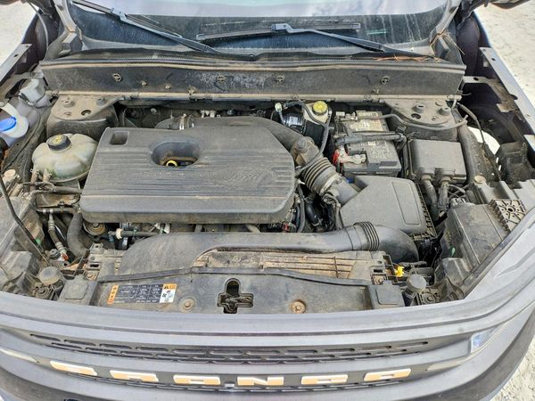 2021 FORD BRONCO Badlands — Engine bay