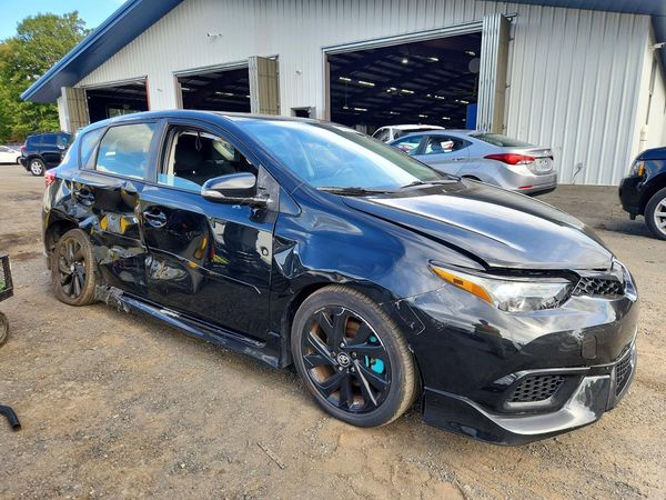 2018 TOYOTA COROLLA — Passenger 3/4