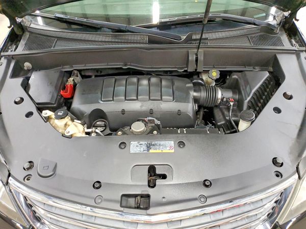 2017 CHEVROLET TRAVERSE 1LT — Engine bay