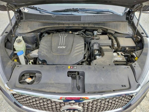 2018 KIA SORENTO SX, SXL — Engine bay