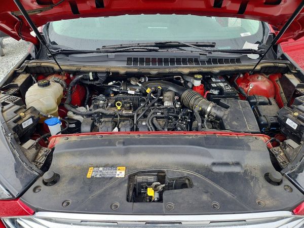2020 FORD EDGE SEL — Engine bay