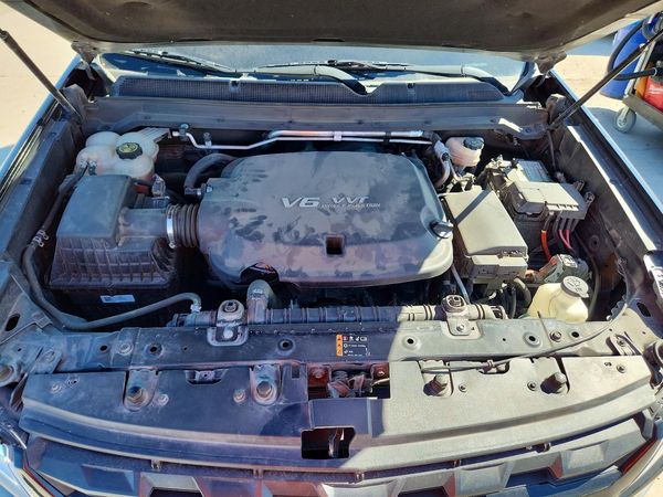 2021 CHEVROLET COLORADO LT — Engine bay