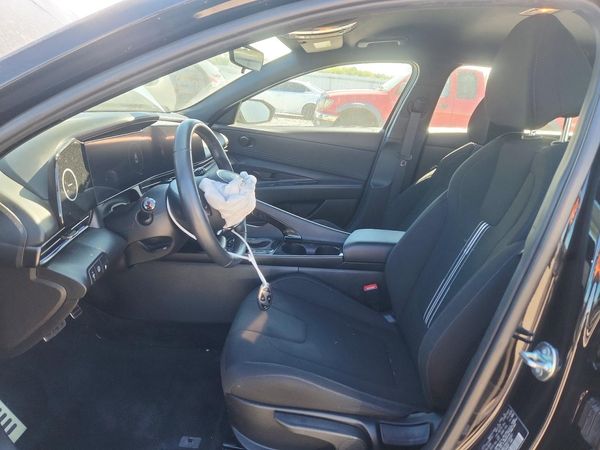2025 HYUNDAI ELANTRA Blue, SEL Sport — DENT