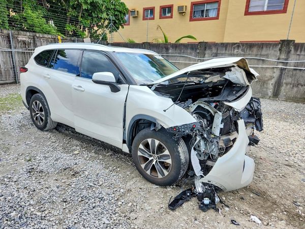 2020 TOYOTA HIGHLANDER XLE — Passenger 3/4