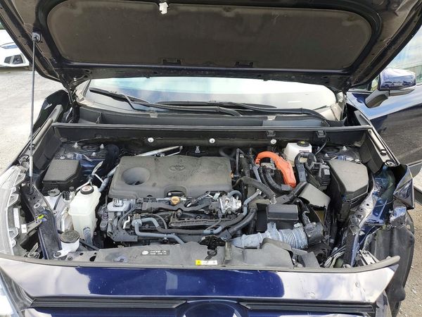 2022 TOYOTA RAV4 Limited — Engine bay