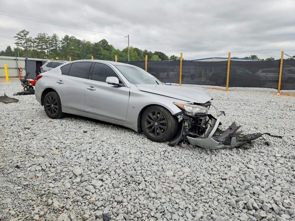 2014 INFINITI Q50 — Passenger 3/4