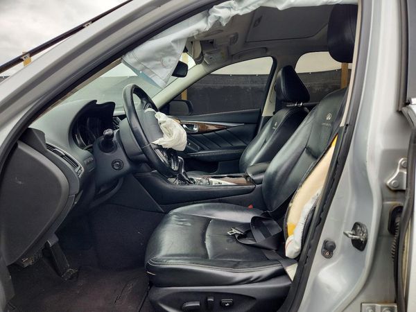 2014 INFINITI Q50 — DENT