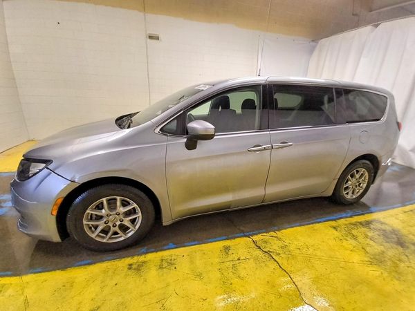 2021 CHRYSLER VOYAGER — DSFA — Front 3/4