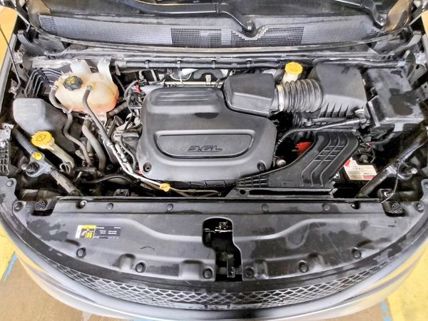 2021 CHRYSLER VOYAGER LX — Engine bay