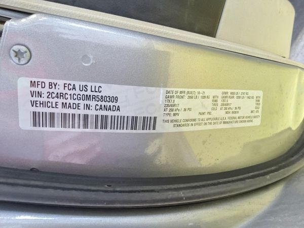 2021 CHRYSLER VOYAGER LX — VINS
