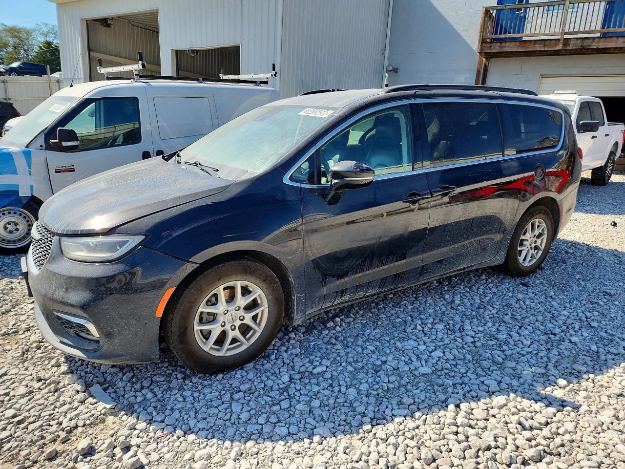 2022 CHRYSLER PACIFICA Touring L — Front 3/4