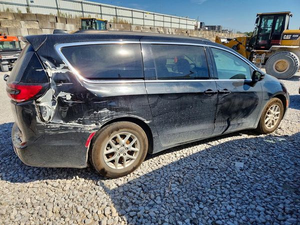 2022 CHRYSLER PACIFICA Touring L — PSRA