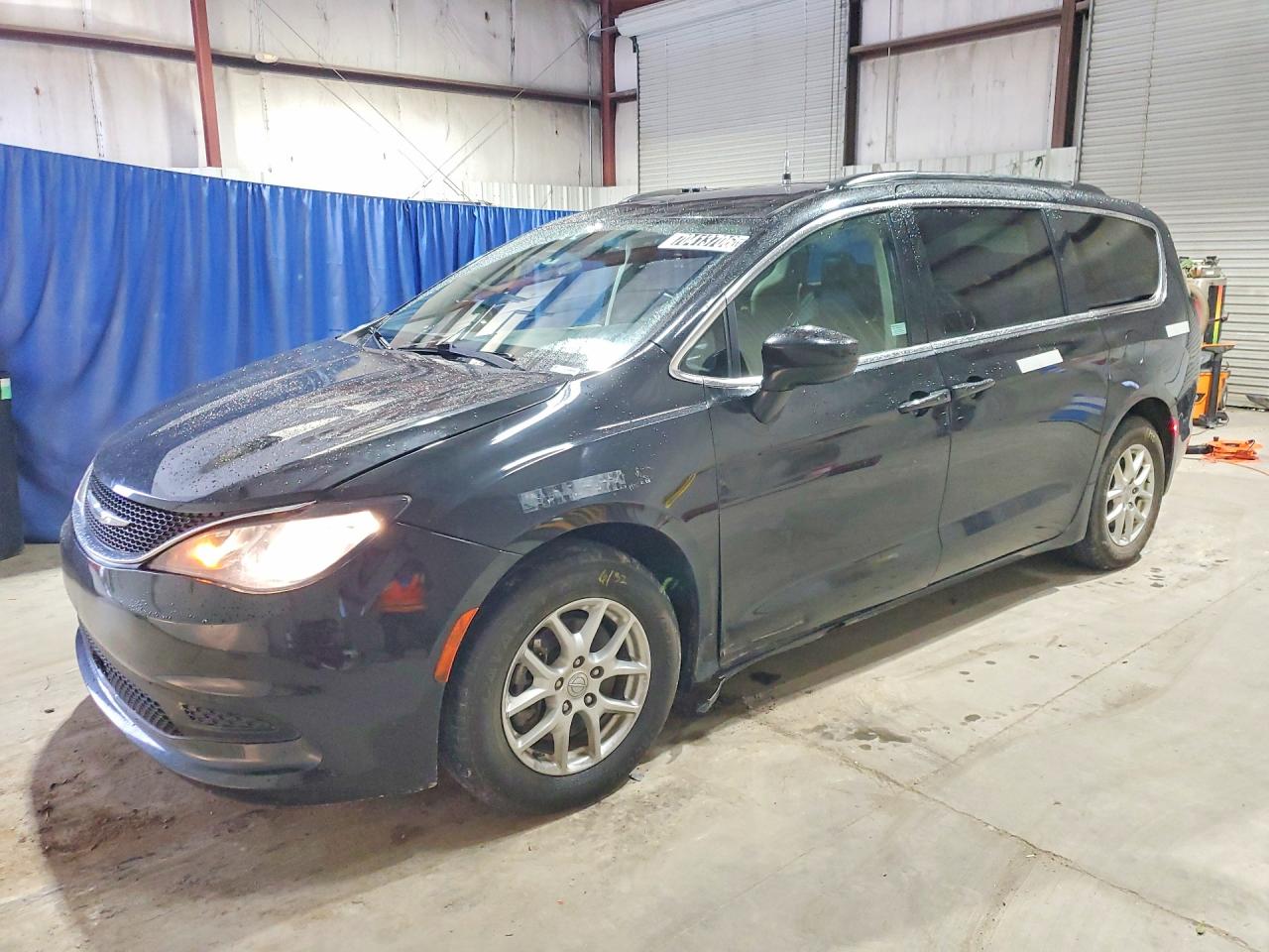 2021 CHRYSLER VOYAGER LXI — Front 3/4