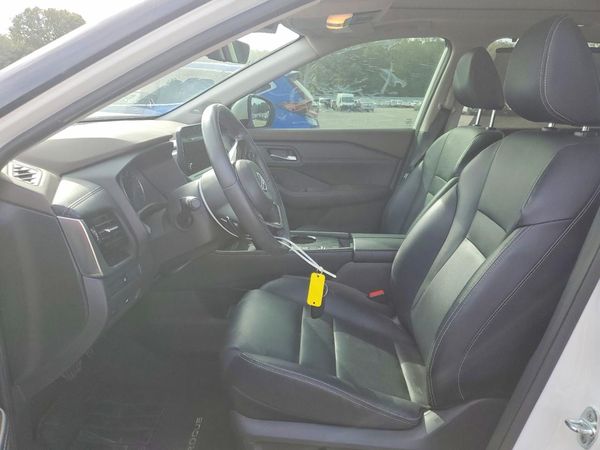2023 NISSAN ROGUE SL — DENT