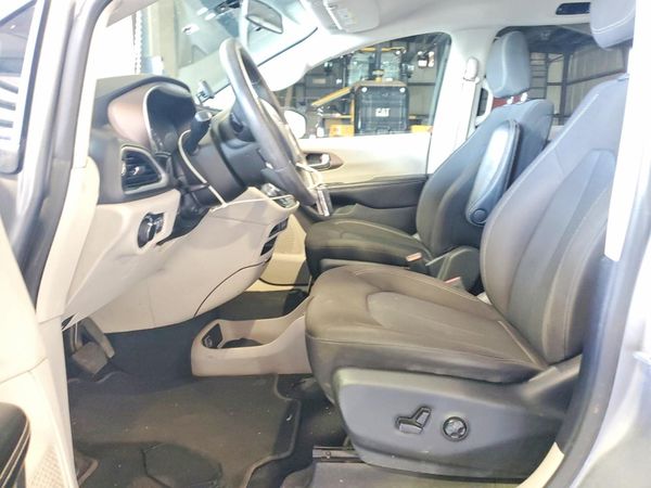 2021 CHRYSLER VOYAGER LX — DENT