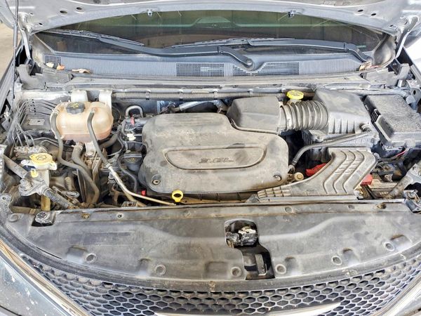 2021 CHRYSLER VOYAGER LX — Engine bay