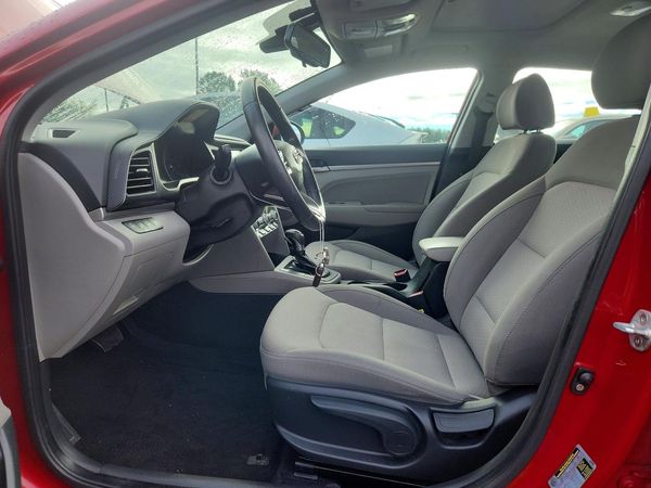 2019 HYUNDAI ELANTRA — DENT
