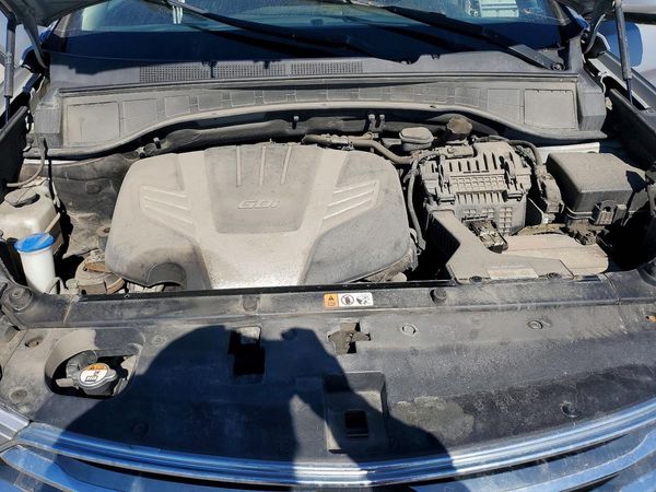 2013 HYUNDAI SANTA FE GL — Engine bay