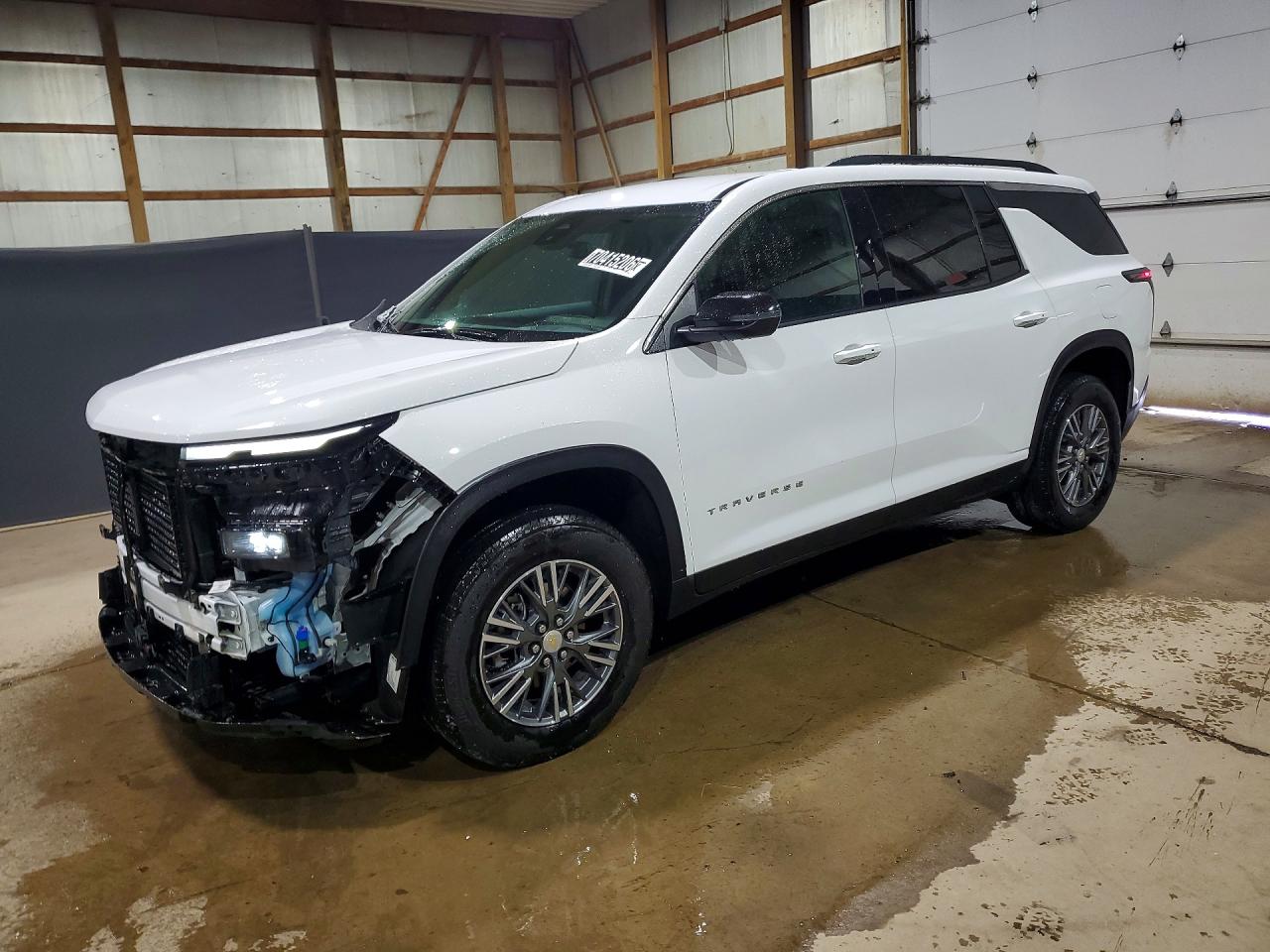 2026 CHEVROLET TRAVERSE LT — Front 3/4