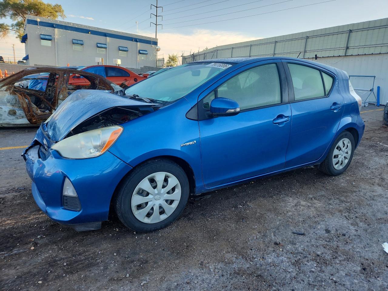 2013 TOYOTA PRIUS — Front 3/4