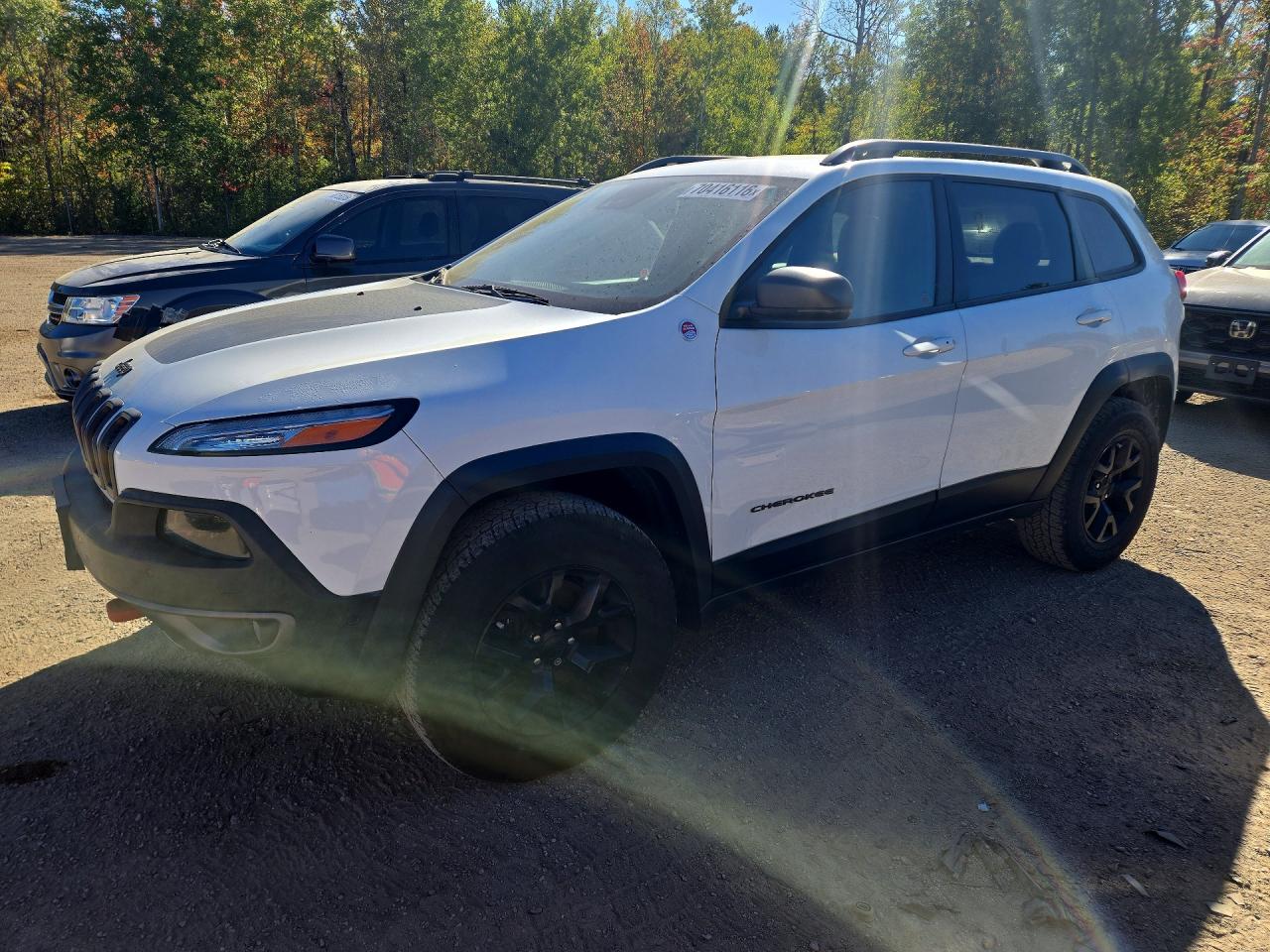 2015 JEEP CHEROKEE Trailhawk — Front 3/4