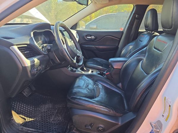 2015 JEEP CHEROKEE Trailhawk — DENT