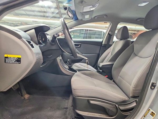 2015 HYUNDAI ELANTRA GLS(Middle) — DENT