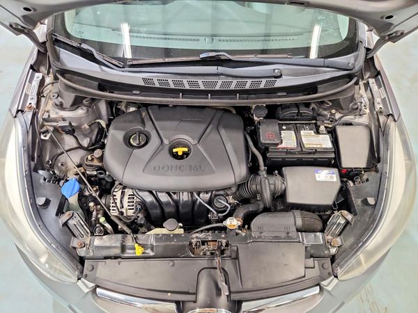 2015 HYUNDAI ELANTRA GLS(Middle) — Engine bay