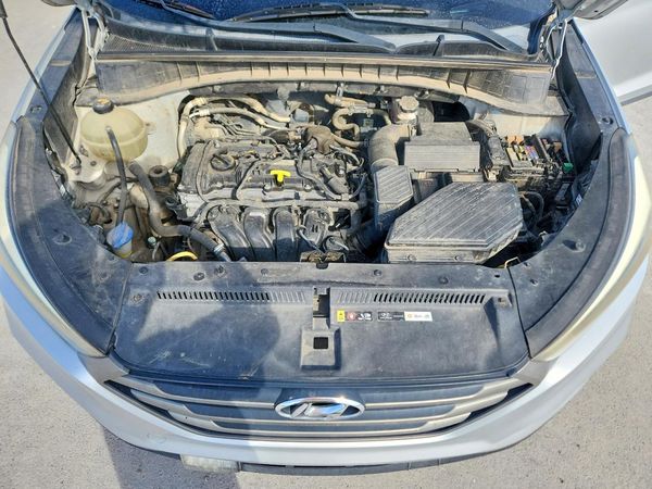 2016 HYUNDAI TUCSON — Engine bay