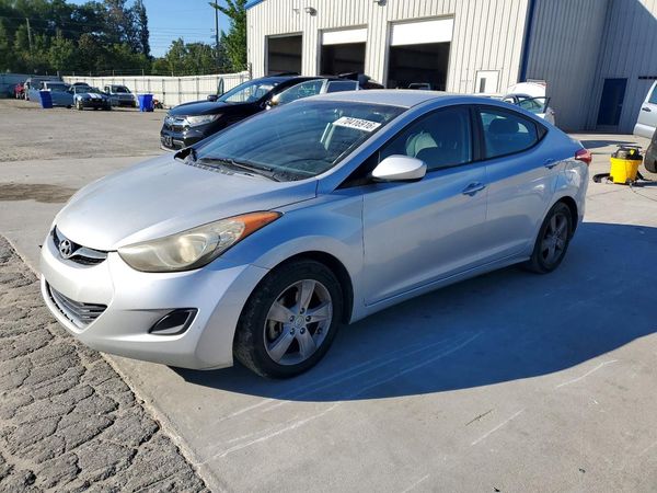 2013 HYUNDAI ELANTRA — DSFA — Front 3/4