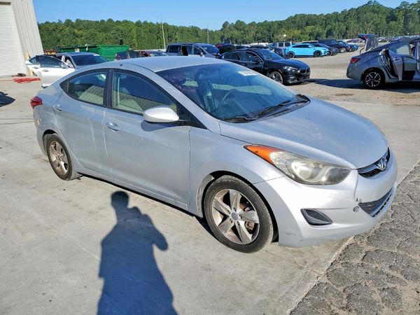 2013 HYUNDAI ELANTRA — Passenger 3/4