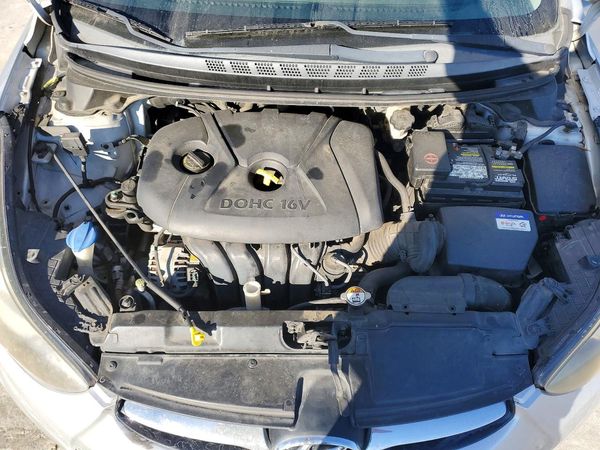 2013 HYUNDAI ELANTRA — Engine bay