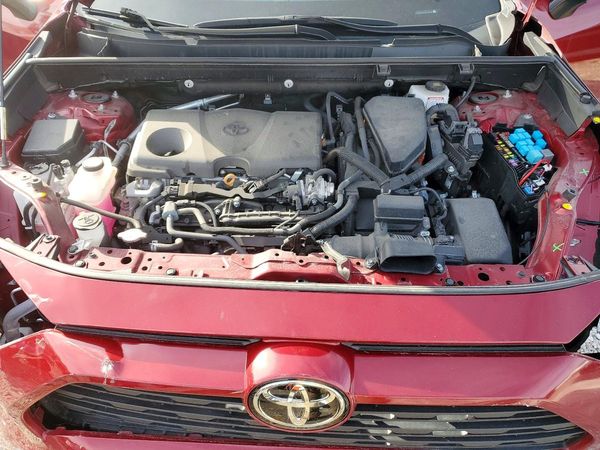 2025 TOYOTA RAV4 XLE — Engine bay