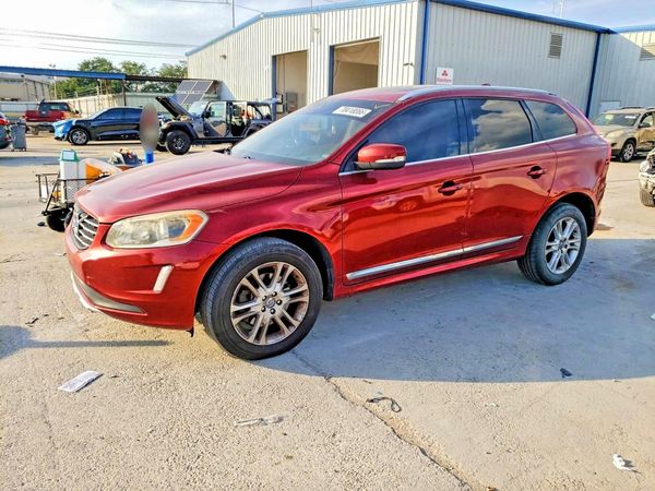 2015 VOLVO XC60 — DSFA — Front 3/4