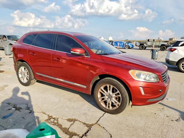 2015 VOLVO XC60 Premier (non R design) — Passenger 3/4