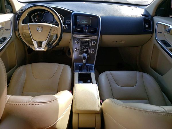 2015 VOLVO XC60 Premier (non R design) — CKPT