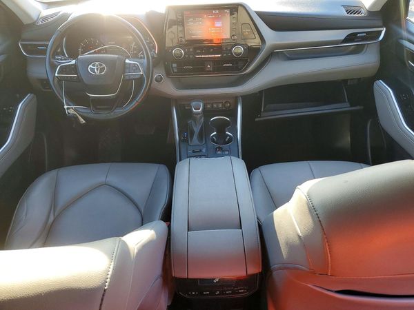 2021 TOYOTA HIGHLANDER XLE — CKPT