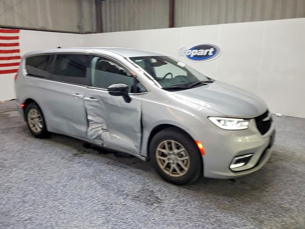2026 CHRYSLER PACIFICA Select — Passenger 3/4