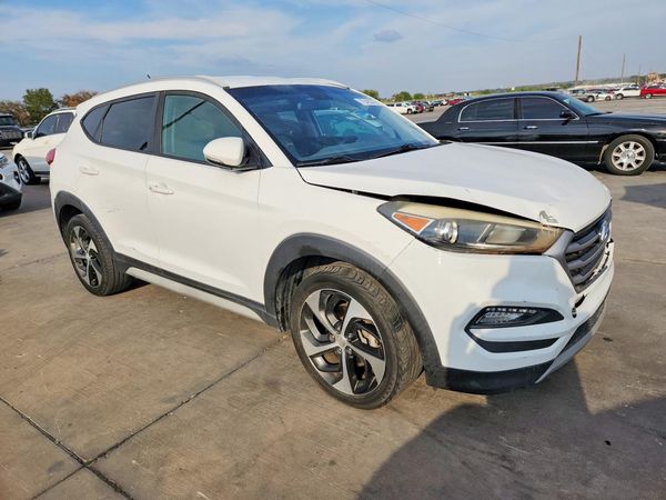 2017 HYUNDAI TUCSON — Passenger 3/4