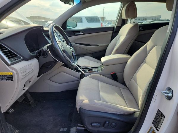 2017 HYUNDAI TUCSON — DENT