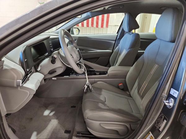 2025 HYUNDAI ELANTRA Blue, SEL Sport — DENT