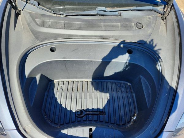 2021 TESLA MODEL 3 — Engine bay